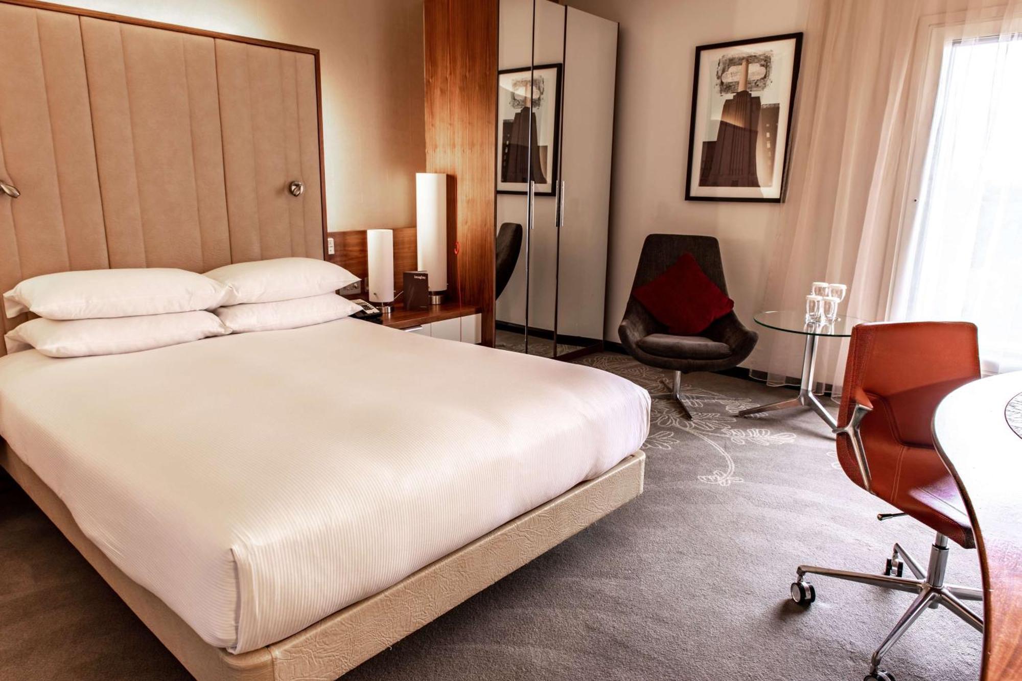 Hotel Hilton London Heathrow Airport Terminal 5 Hillingdon Zewnętrze zdjęcie