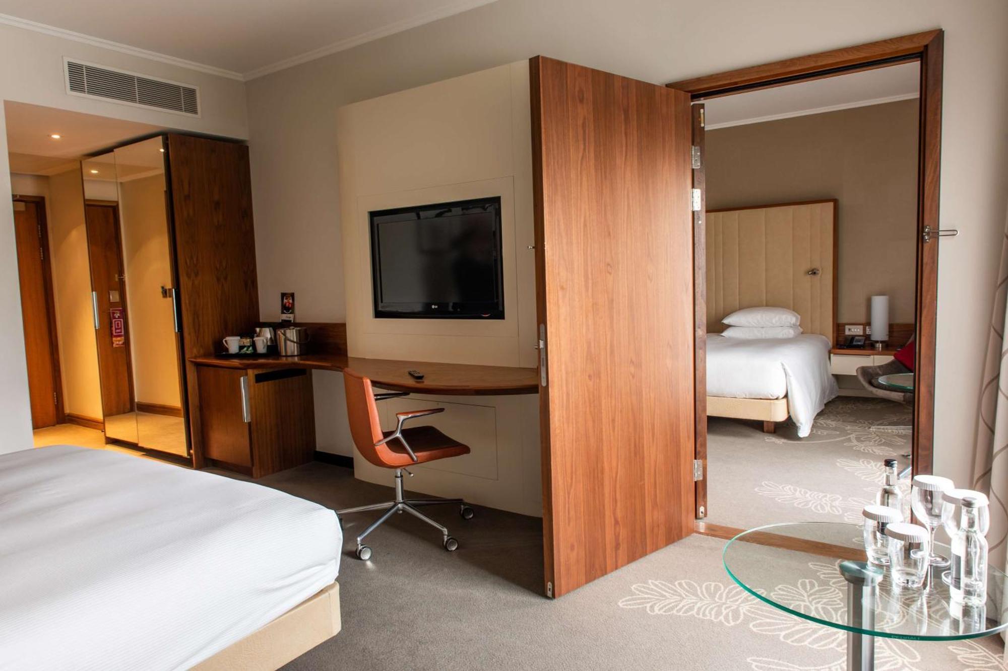 Hotel Hilton London Heathrow Airport Terminal 5 Hillingdon Zewnętrze zdjęcie