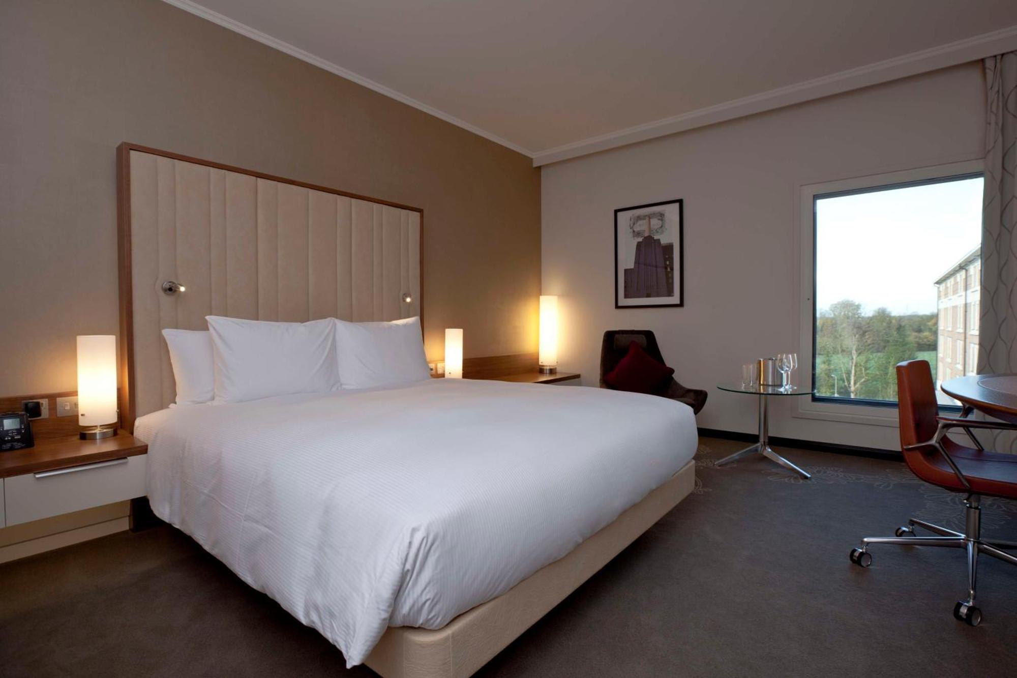 Hotel Hilton London Heathrow Airport Terminal 5 Hillingdon Zewnętrze zdjęcie